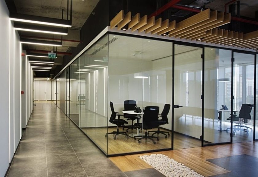 Ofis bölme sistemleri, ofislerde estetik ve verimli alan kullanımı sağlar